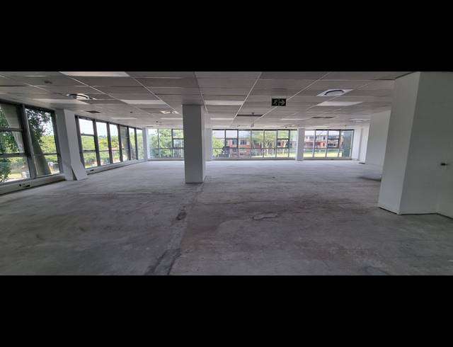 645M² OFFICE TO LET IN MAGALIESSIG
